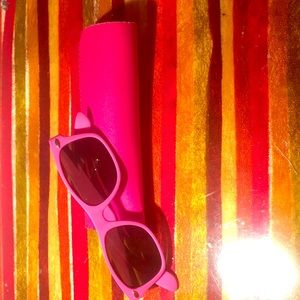 I am selling pink cool sunglasses that are comfy